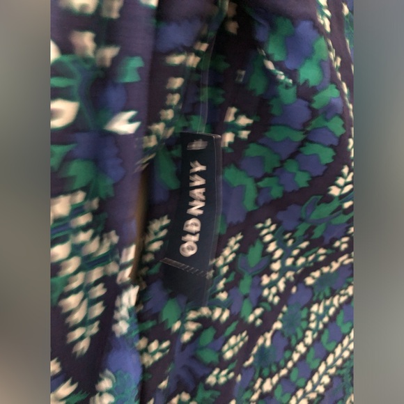 Pattern Dress - Picture 4 of 9